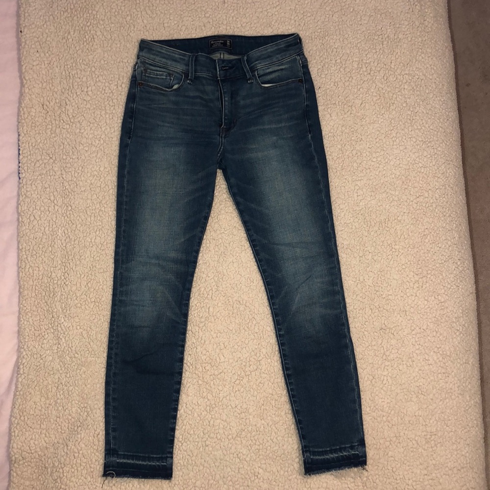 ABERCROMBIE Harper Ankle Jeans Size 24!!⭐️